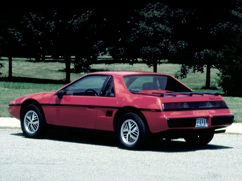 Pontiac Fiero 1984 – 1988 Хэтчбек 3 дв. — сүрөт 2