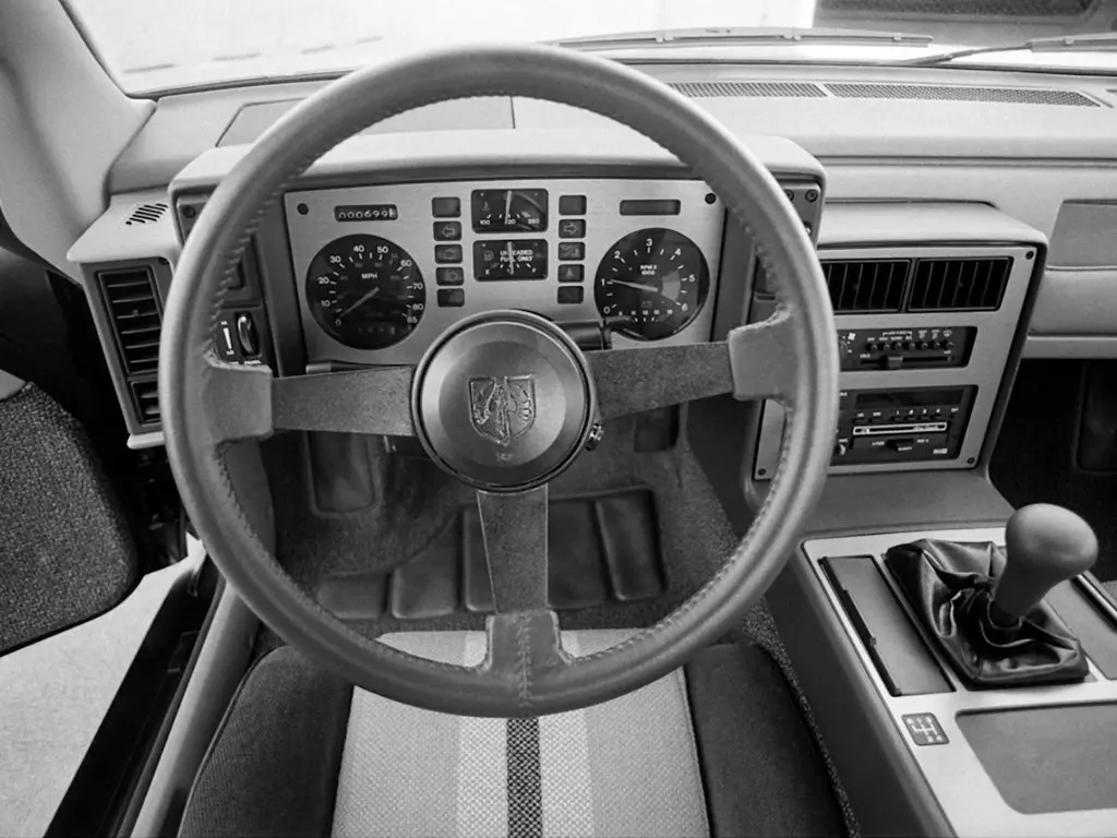 Pontiac Fiero 1984 – 1988 Хэтчбек 3 дв. — сүрөт 3