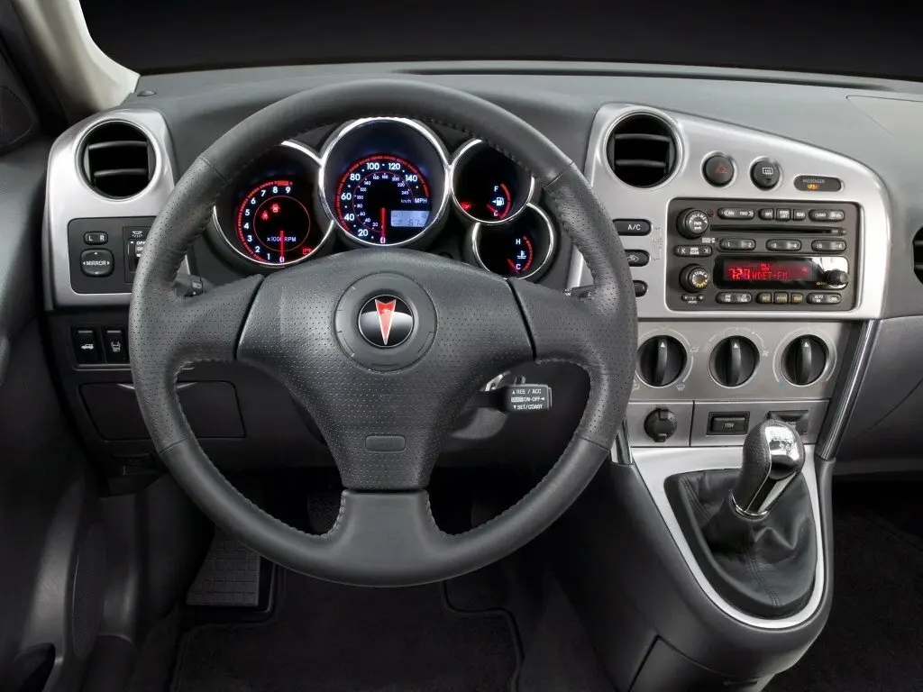 Pontiac Vibe I Рестайлинг Хэтчбек 5 дв. — сүрөт 8