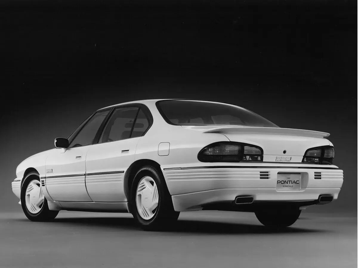 Pontiac Bonneville IX Седан — сүрөт 5