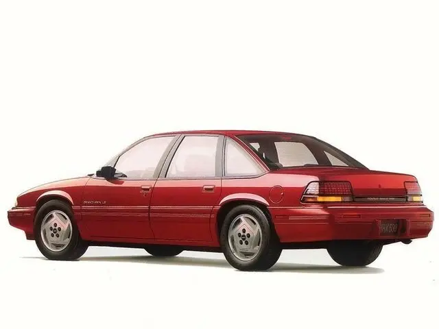 Pontiac Grand Prix V Седан — photo 2