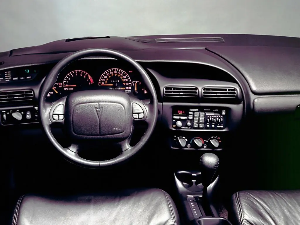 Pontiac Grand Prix V Седан — photo 3