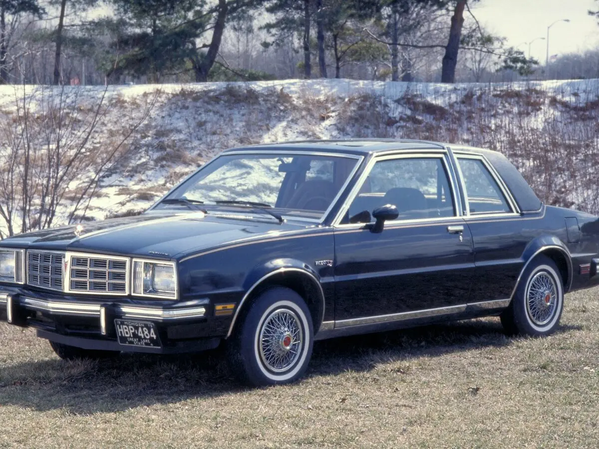 Pontiac Phoenix II Купе — сүрөт 2