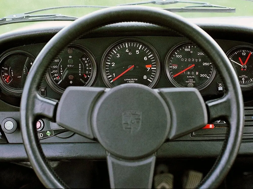 Porsche 911 II (911, 930) Купе — photo 6