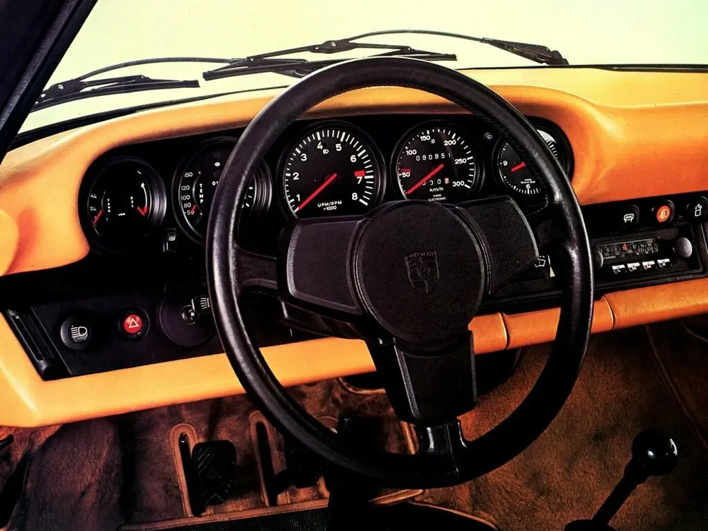Porsche 911 II (911, 930) Купе — photo 7