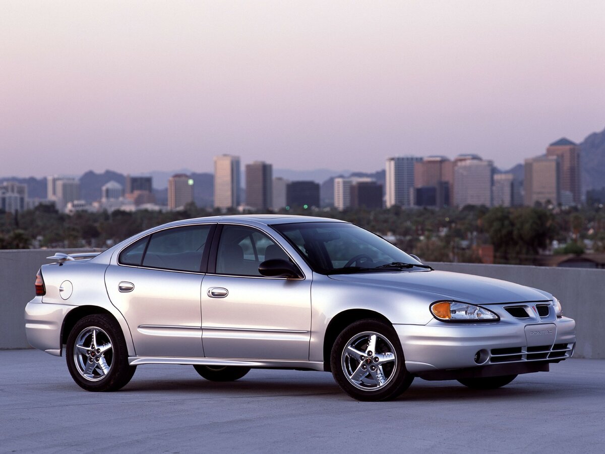 Pontiac Grand AM V Седан