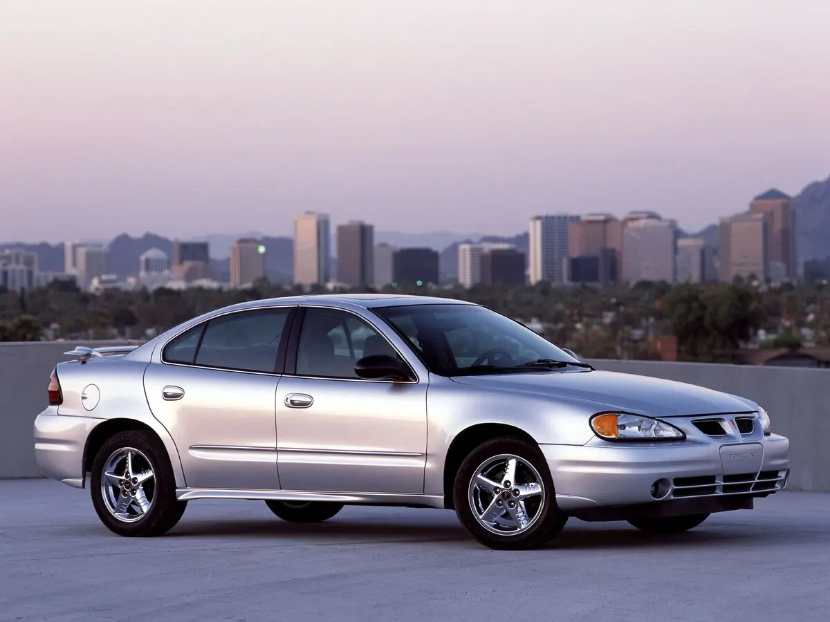 Pontiac Grand AM V Седан