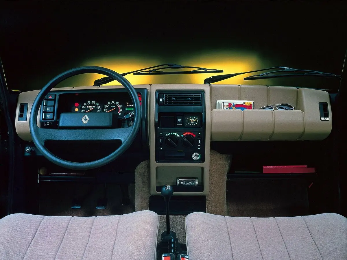 Renault 5 I Хэтчбек 5 дв. — сүрөт 2