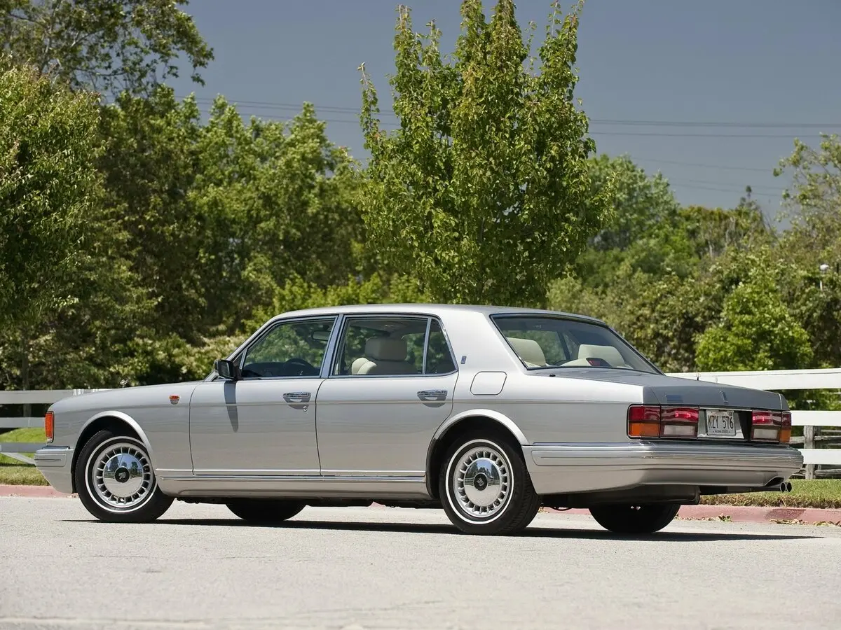Rolls-Royce Silver Spur Mark IV Седан — сүрөт 3