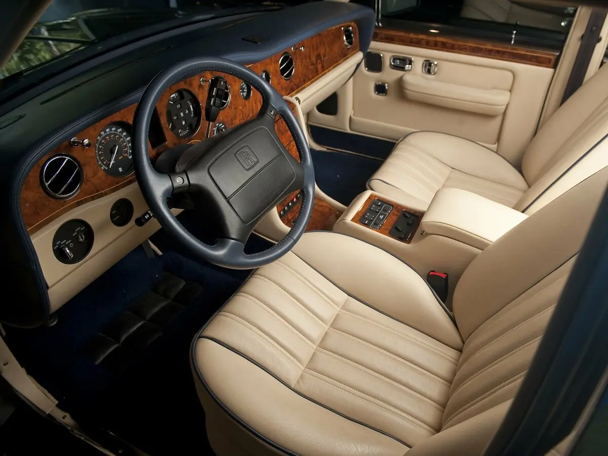 Rolls-Royce Silver Spur Mark IV Седан — сүрөт 4