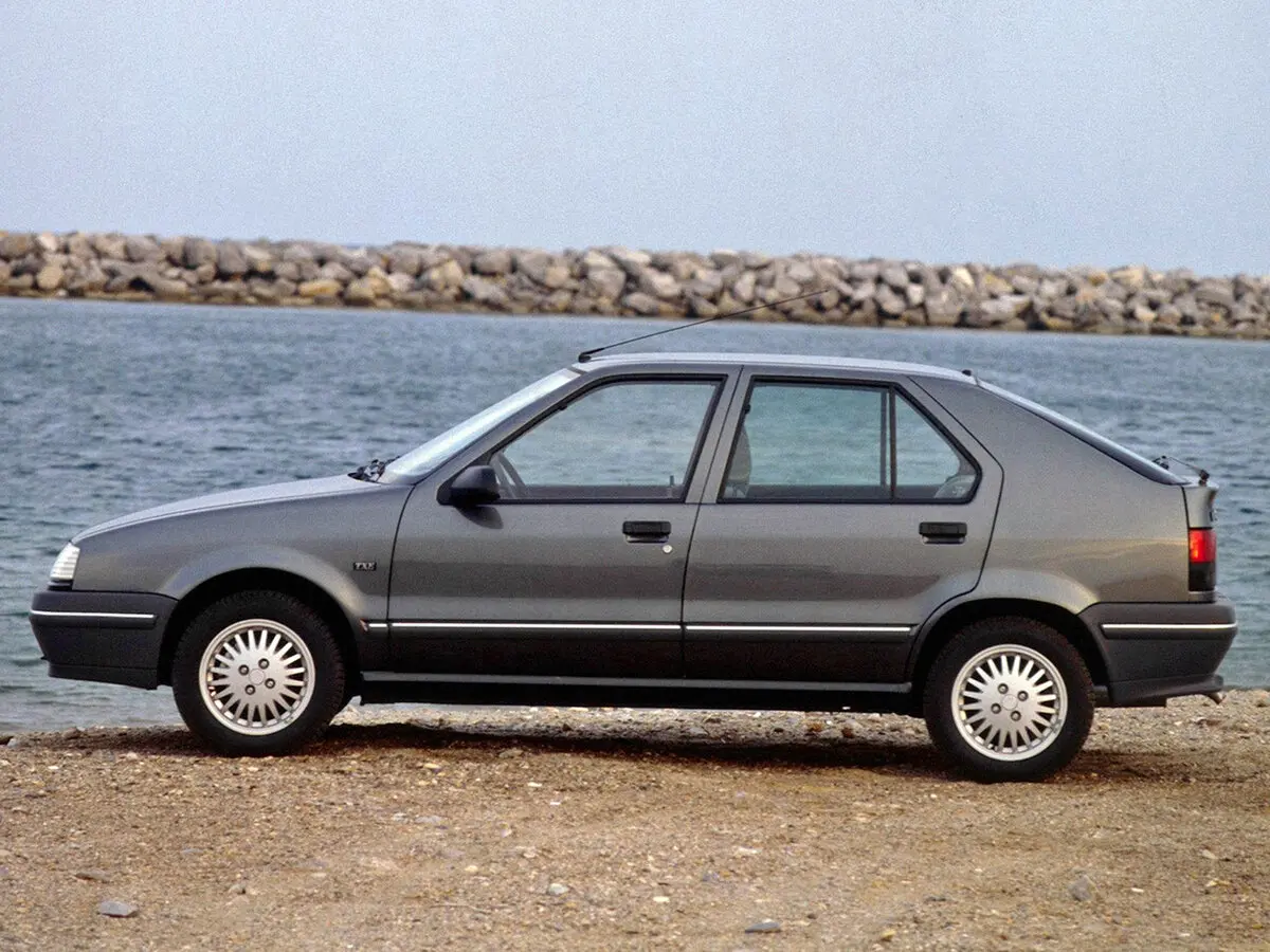 Renault 19 I Хэтчбек 5 дв. — сүрөт 2