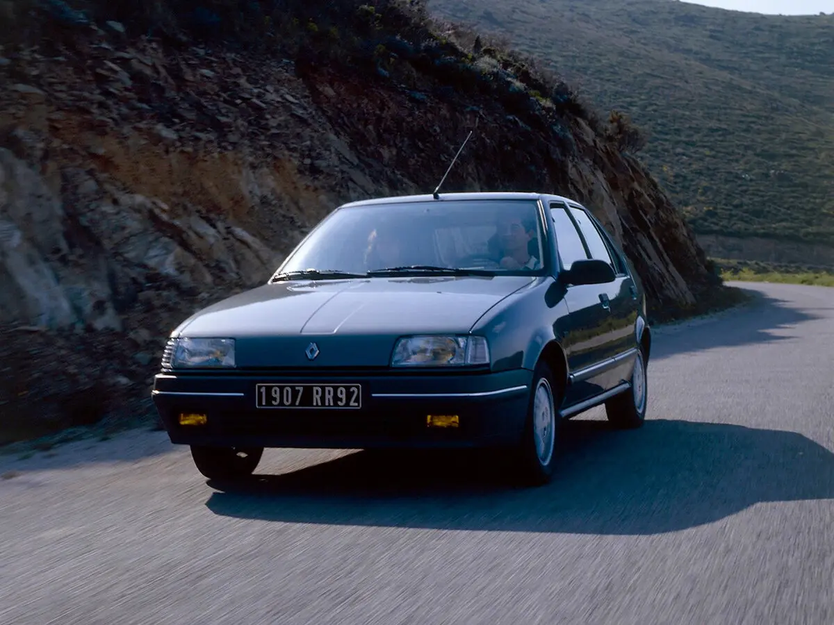 Renault 19 I Хэтчбек 5 дв. — сүрөт 3
