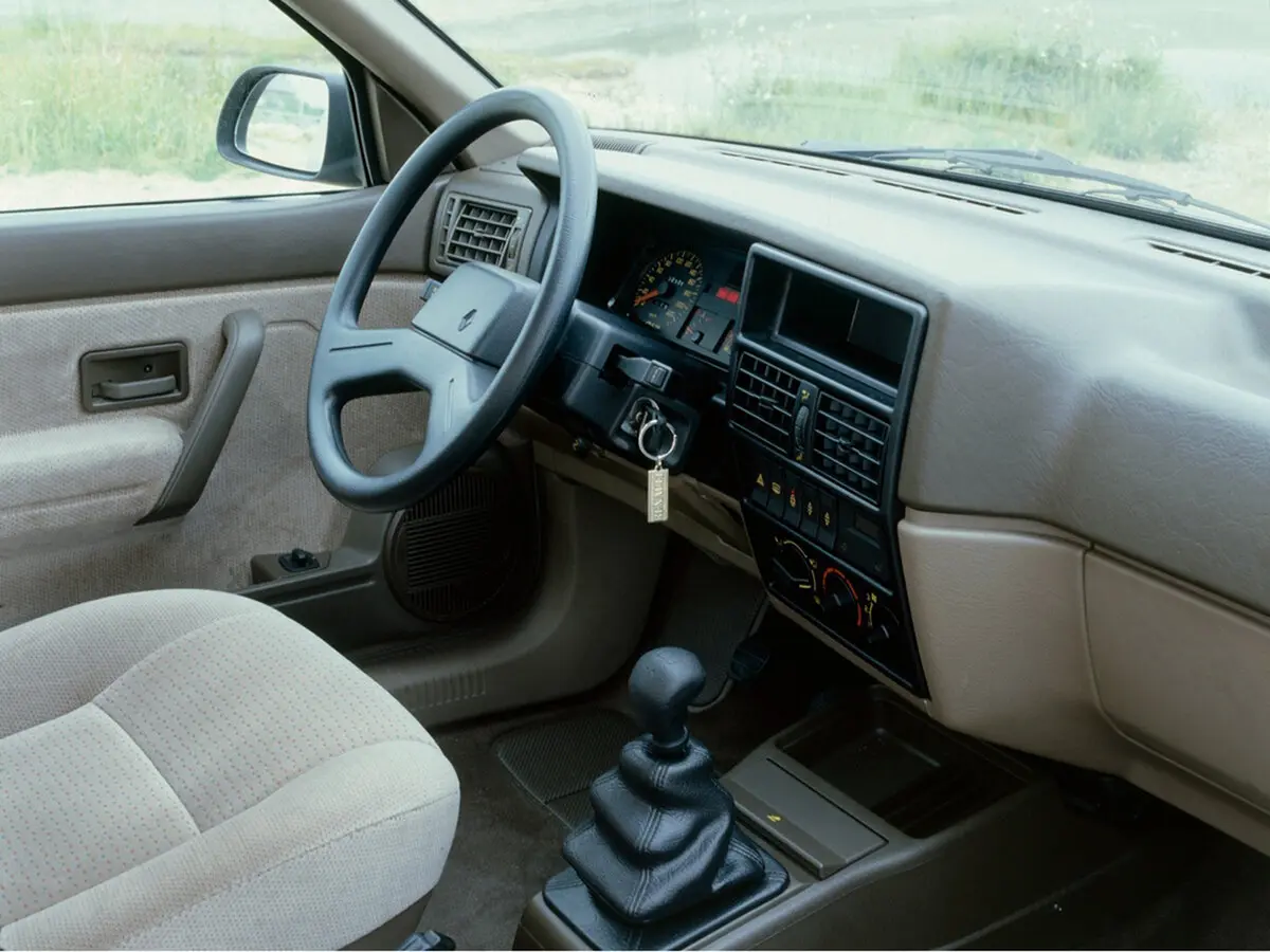 Renault 19 I Хэтчбек 5 дв. — сүрөт 7