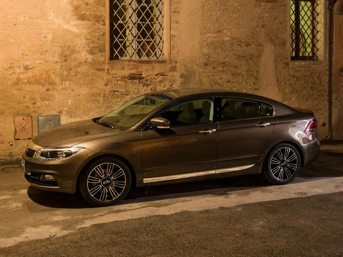 Qoros 3 2014 – 2022 Седан — сүрөт 2