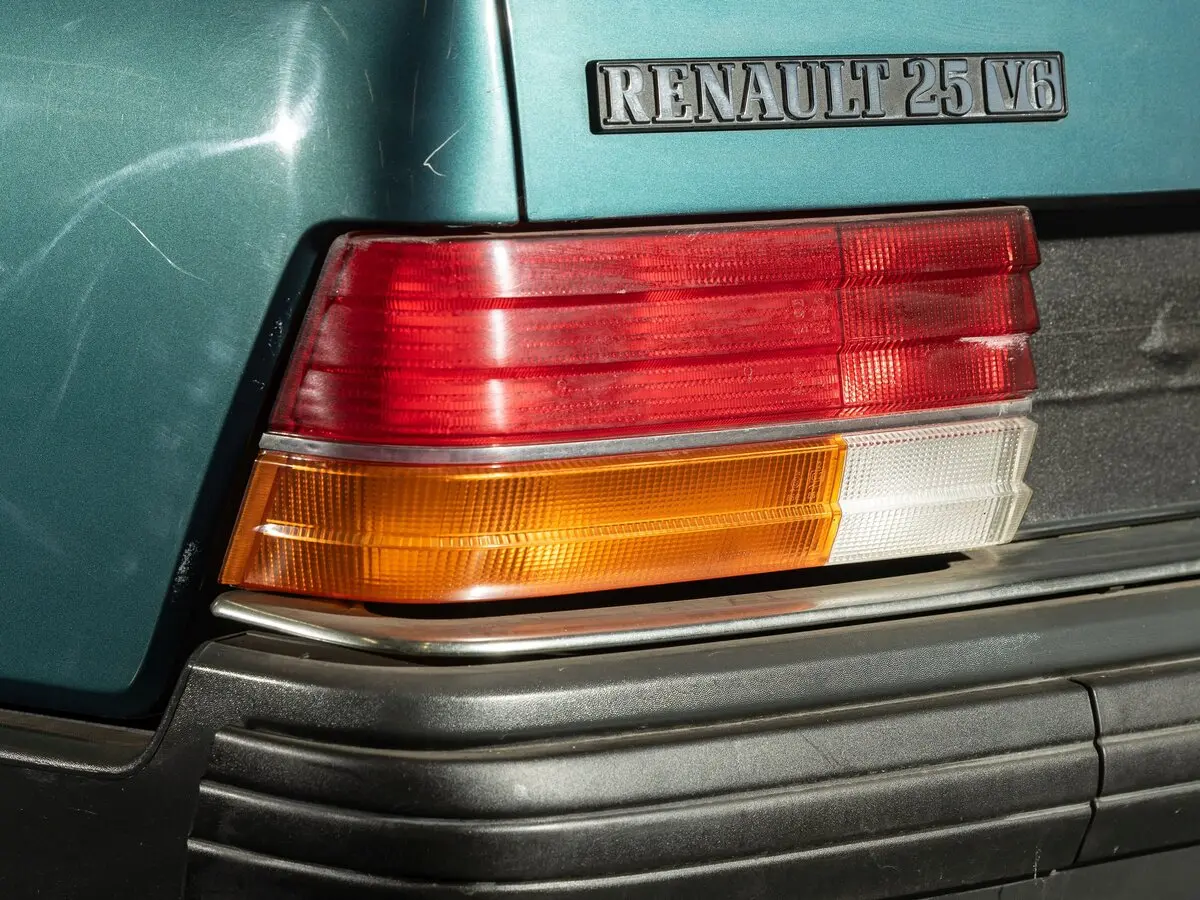 Renault 25 1983 – 1992 Лифтбек — сүрөт 14