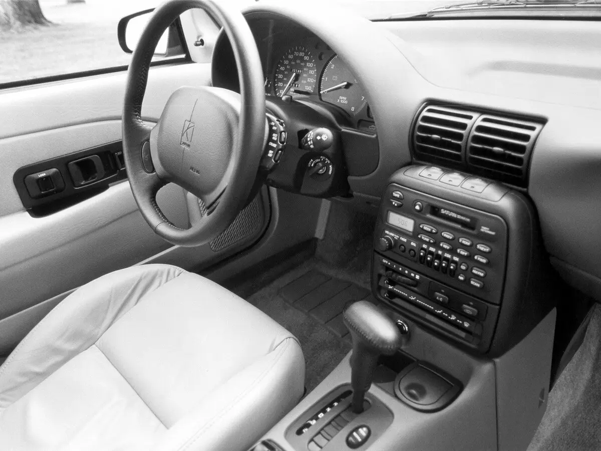 Saturn SL I Седан — сүрөт 5