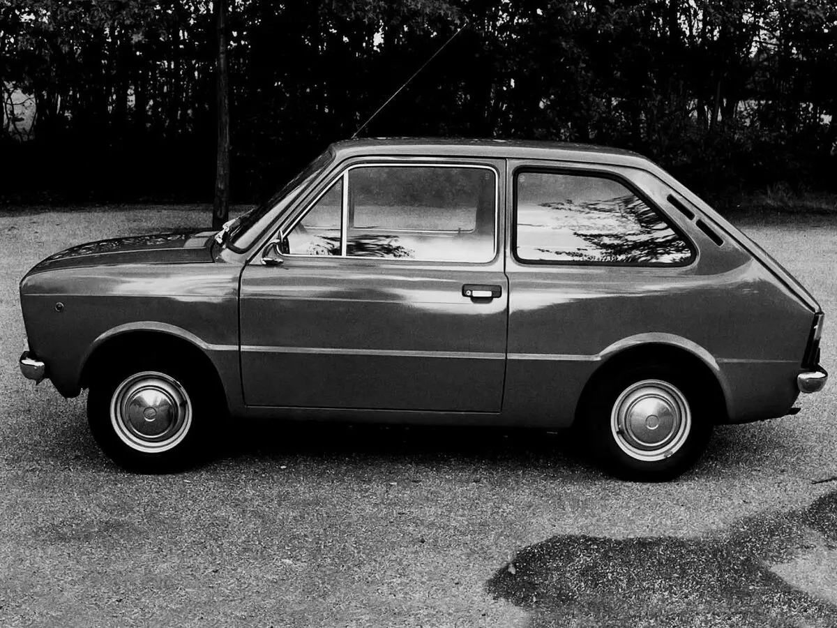 SEAT 133 1974 – 1979 Хэтчбек 3 дв. — 照片 2