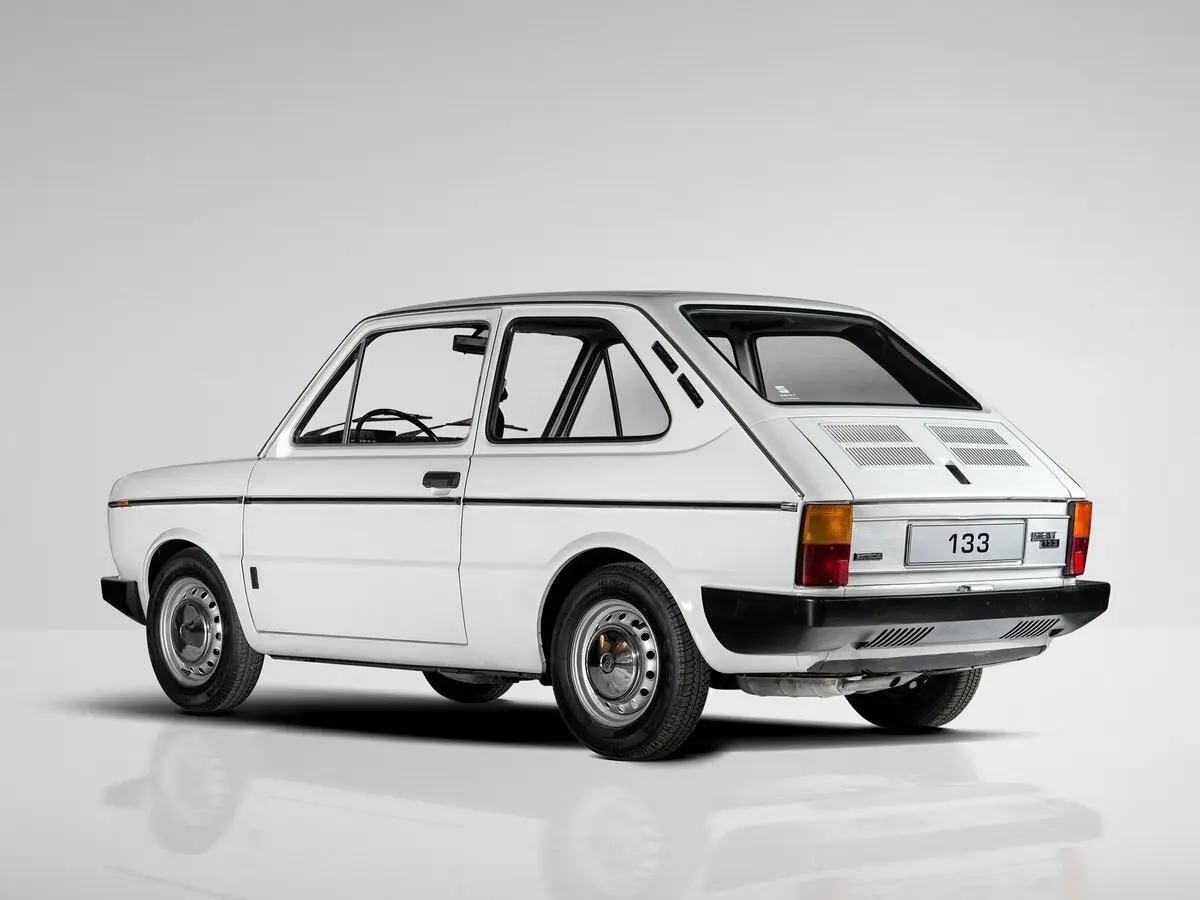 SEAT 133 1974 – 1979 Хэтчбек 3 дв. — 照片 3