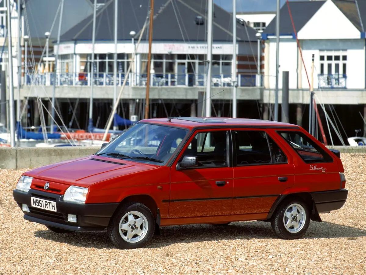 Skoda Favorit 1989 – 2000 Универсал 5 дв. — сүрөт 2