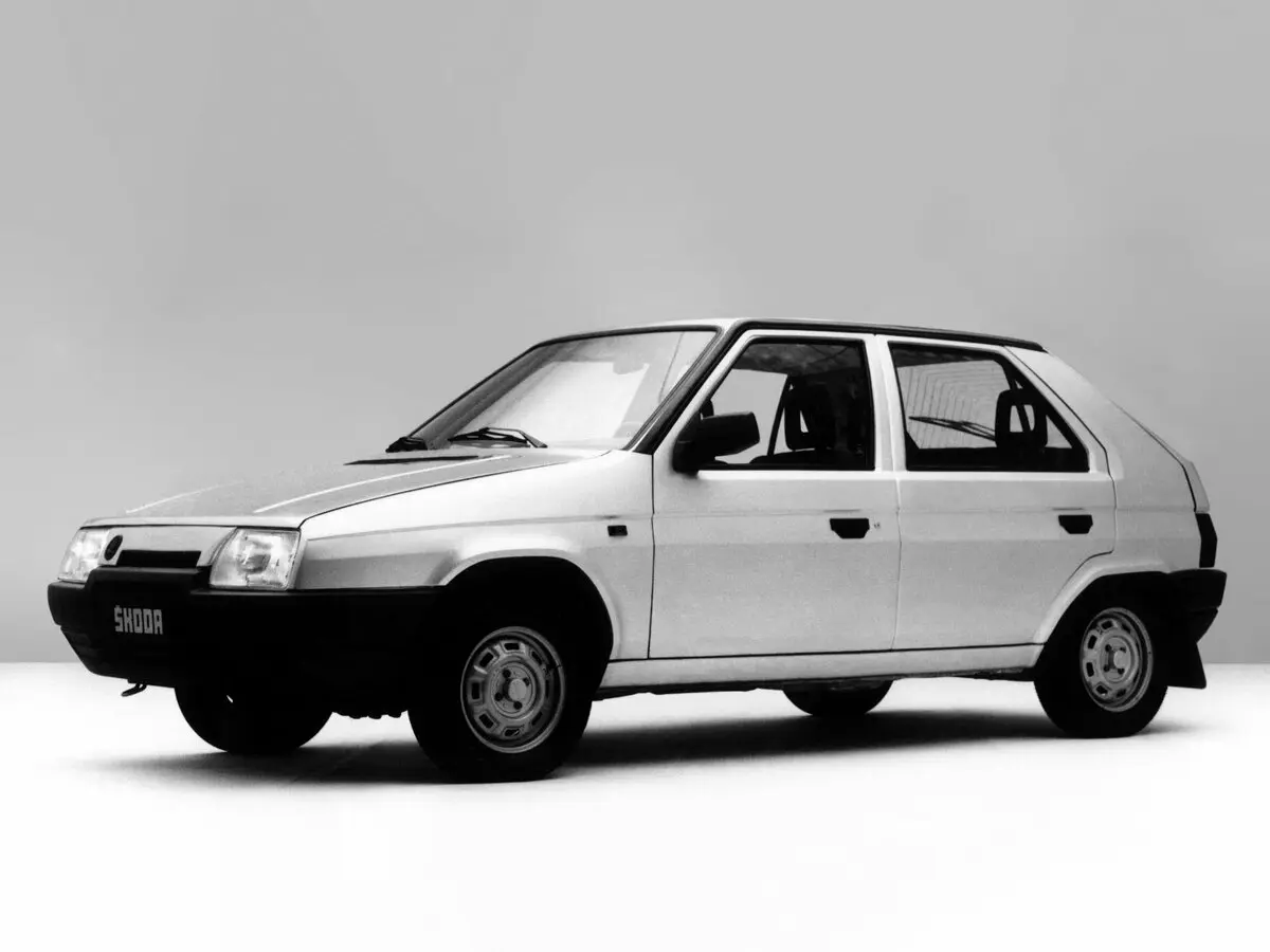 Skoda Favorit 1989 – 2000 Хэтчбек 5 дв. — сүрөт 2