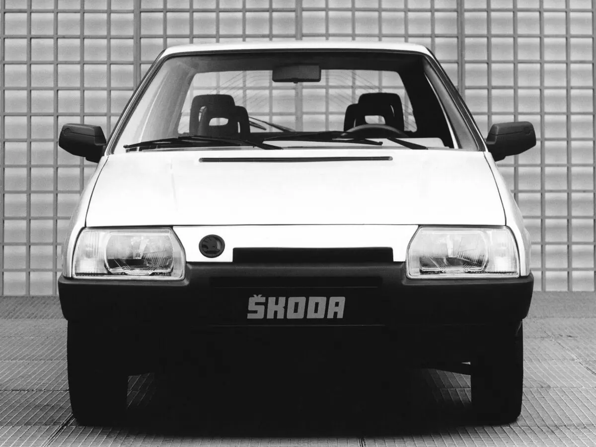 Skoda Favorit 1989 – 2000 Хэтчбек 5 дв. — сүрөт 3