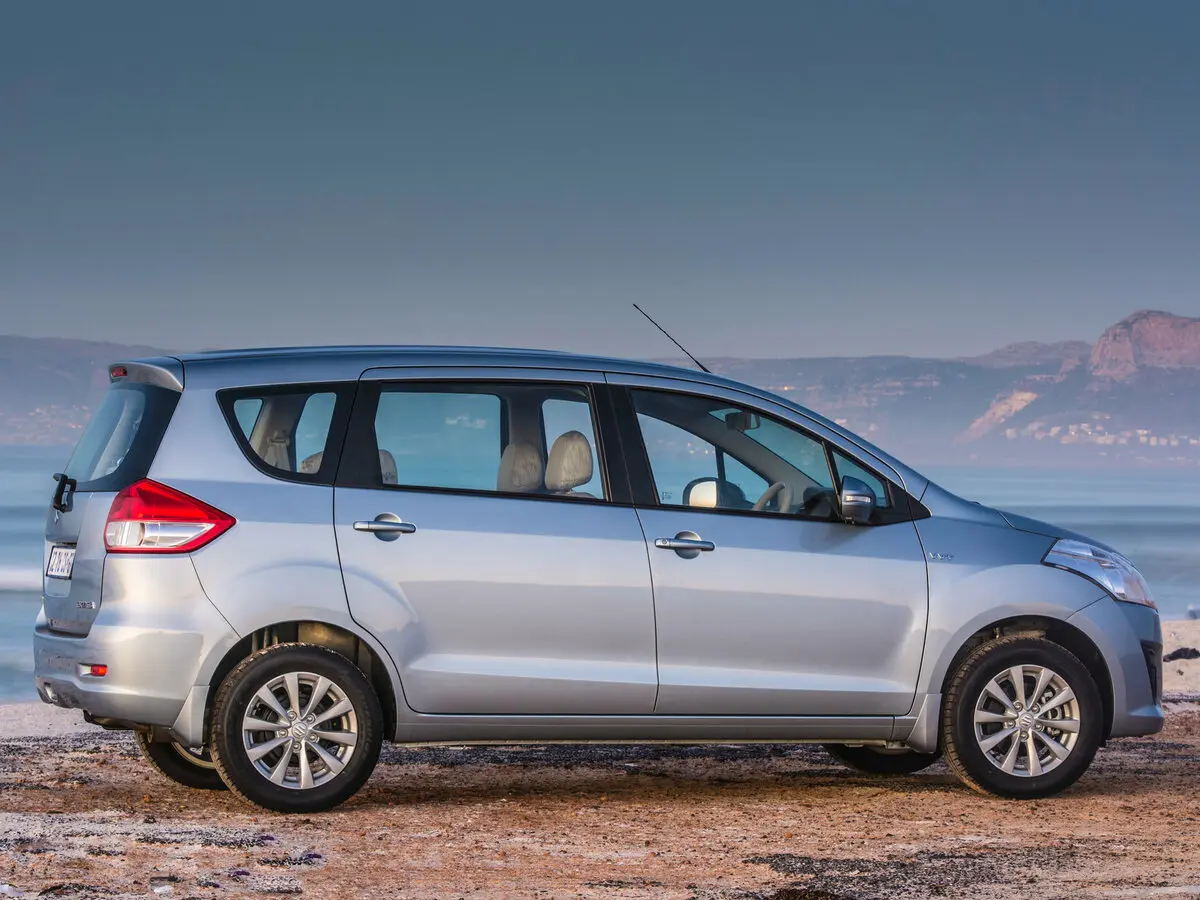 Suzuki Ertiga I Компактвэн — сүрөт 2