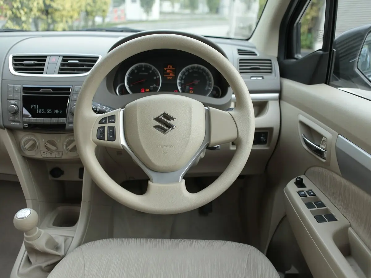 Suzuki Ertiga I Компактвэн — сүрөт 8
