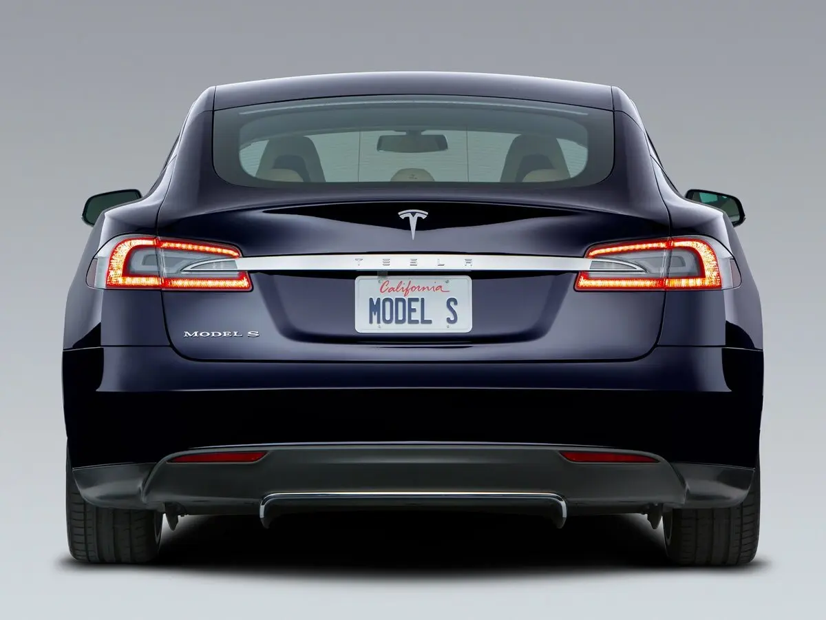 Tesla Model S I Лифтбек — фото 4