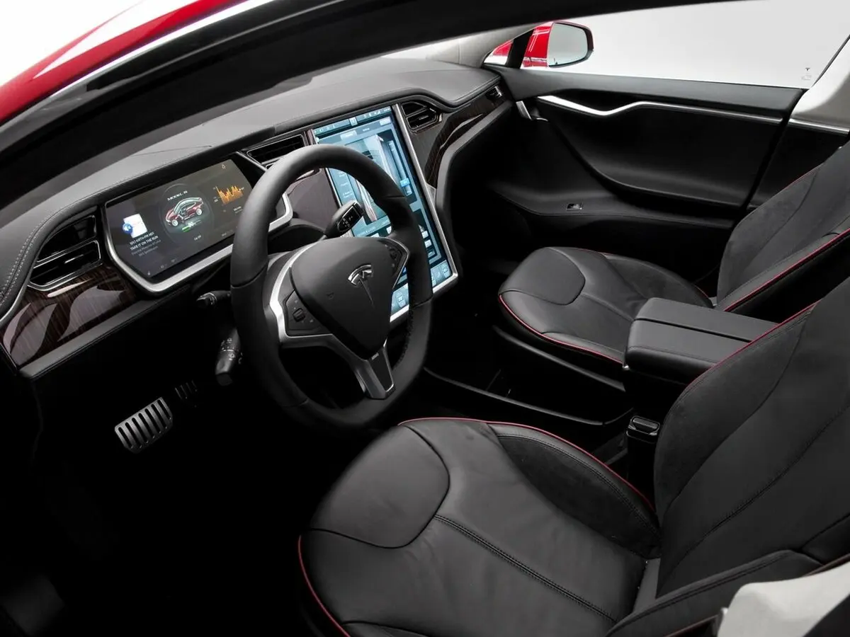 Tesla Model S I Лифтбек — фото 8