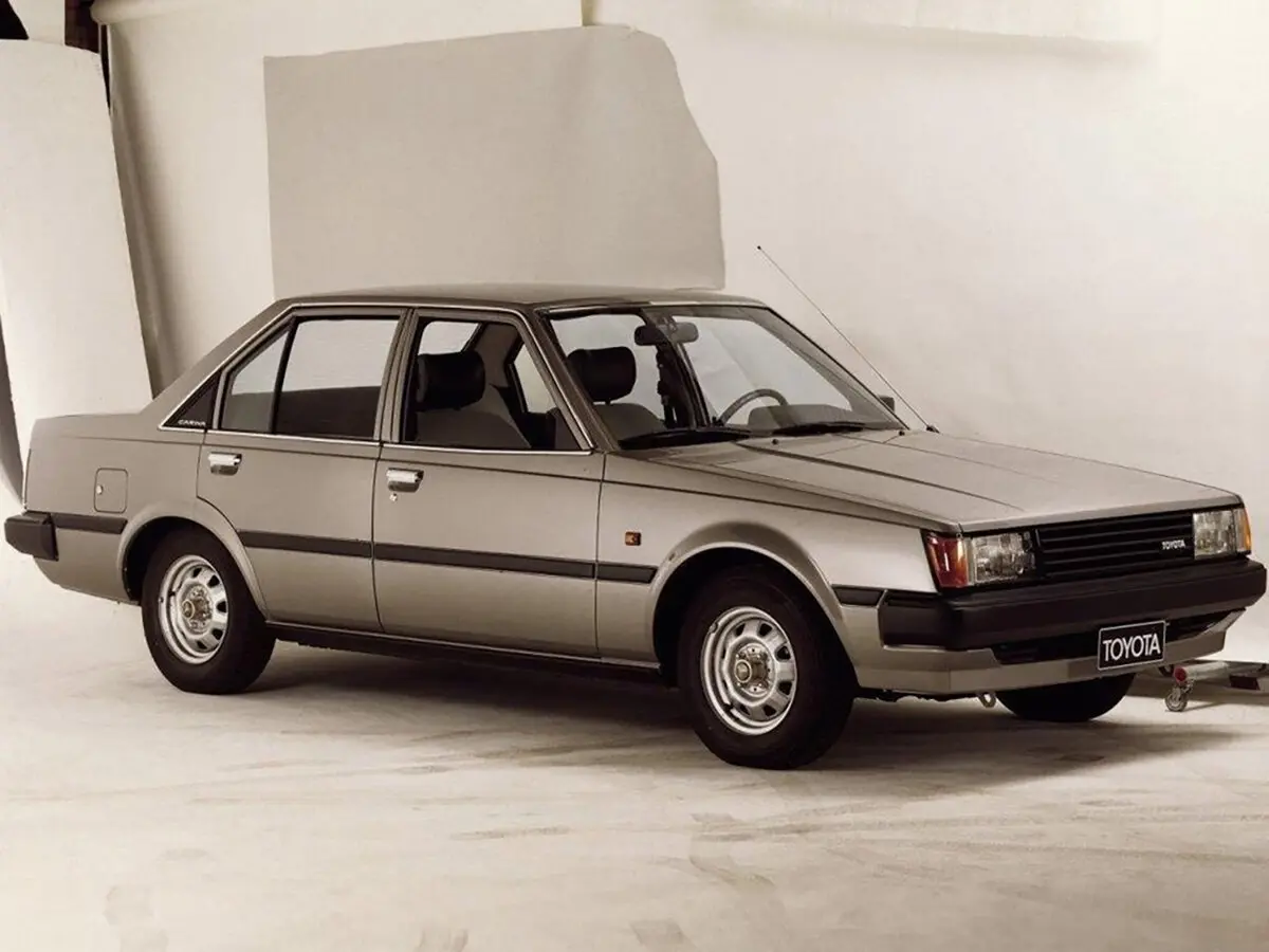 Toyota Carina III (A60) Седан