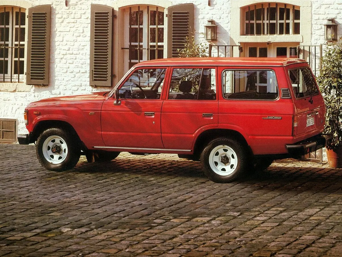 Toyota Land Cruiser 60 Series Внедорожник 5 дв. — фото 2