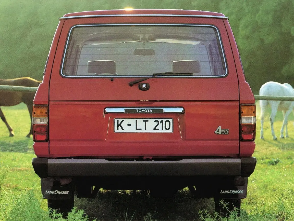 Toyota Land Cruiser 60 Series Внедорожник 5 дв. — фото 4