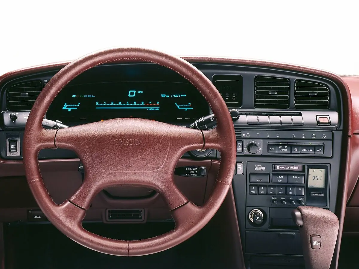 Toyota Cressida IV (X80) Седан — фото 4