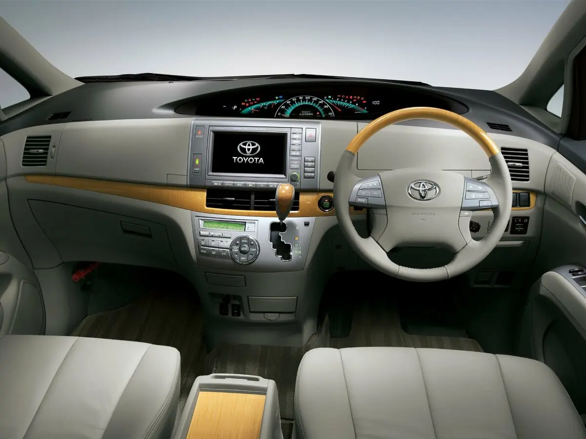 Toyota Estima III Минивэн — фото 4