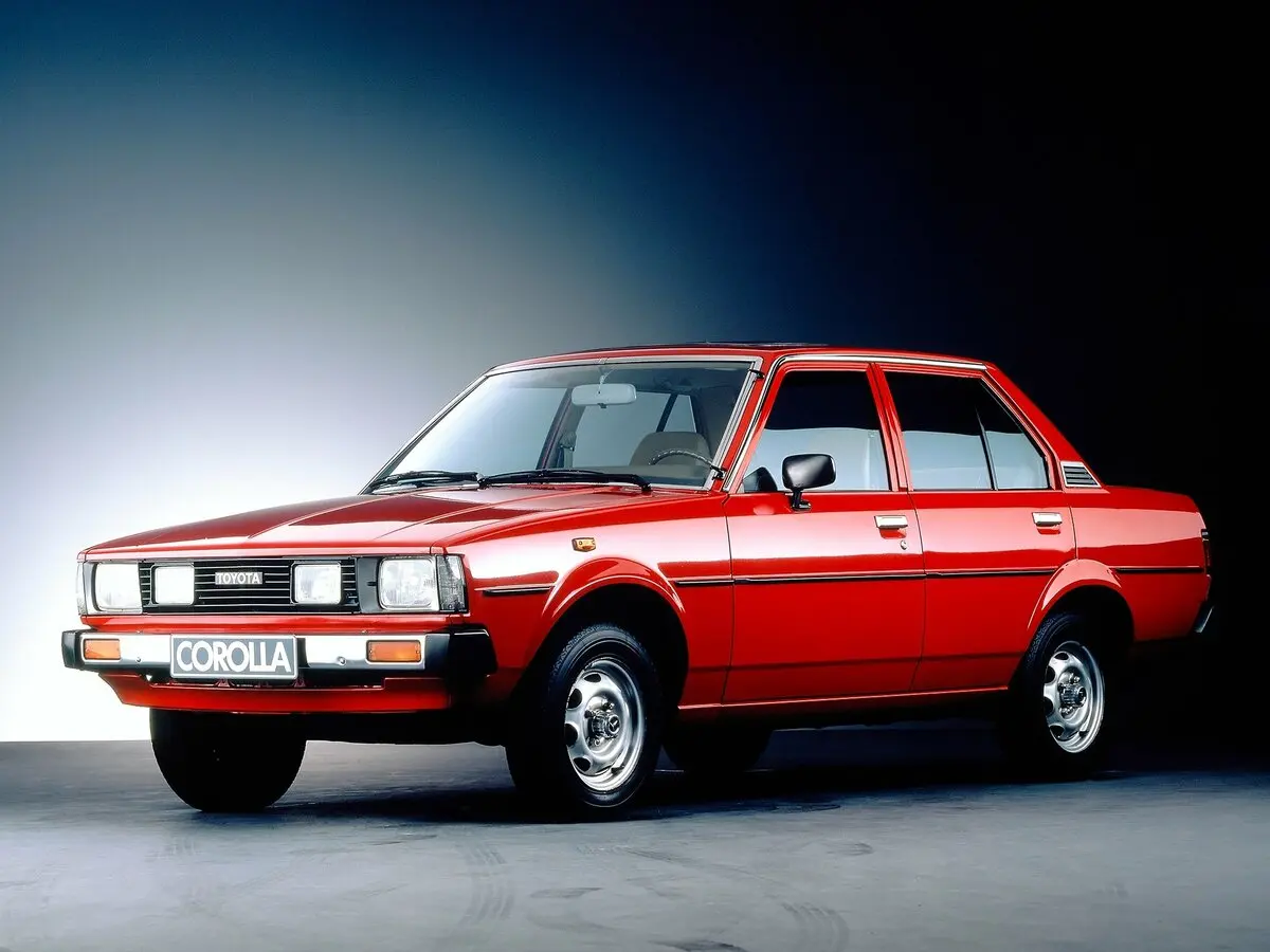 Toyota Corolla IV (E70) Седан