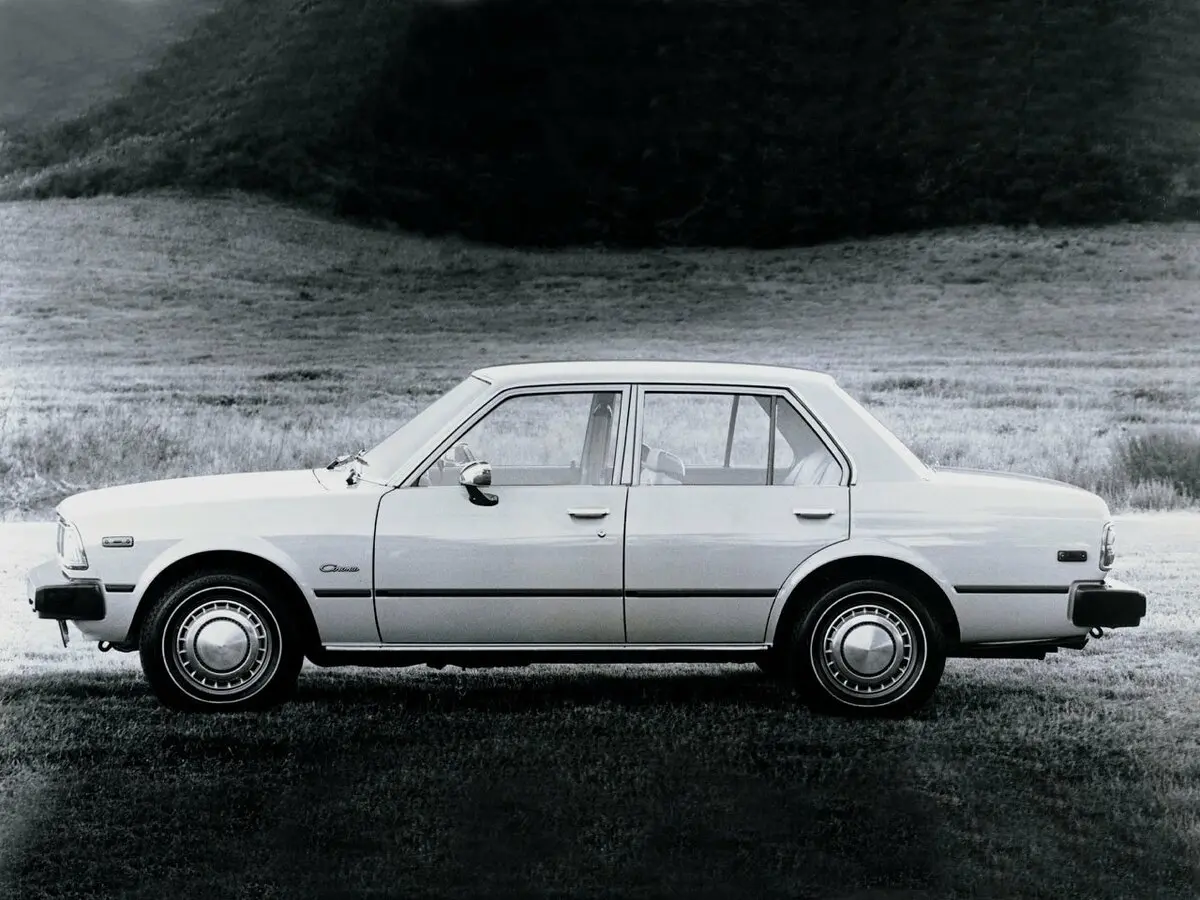 Toyota Corona VI (T130) Седан — фото 2