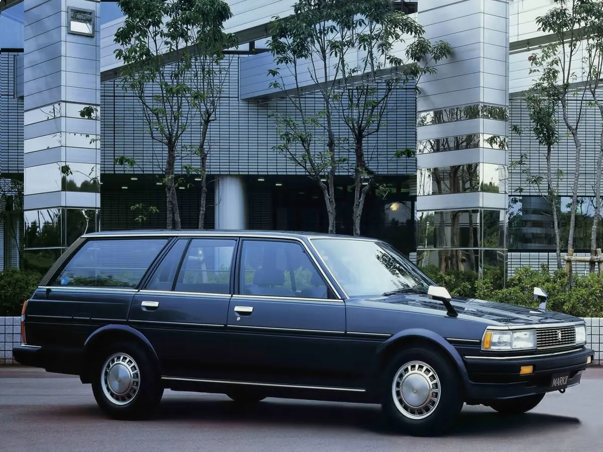 Toyota Mark II V (X70) Универсал 5 дв. — фото 3