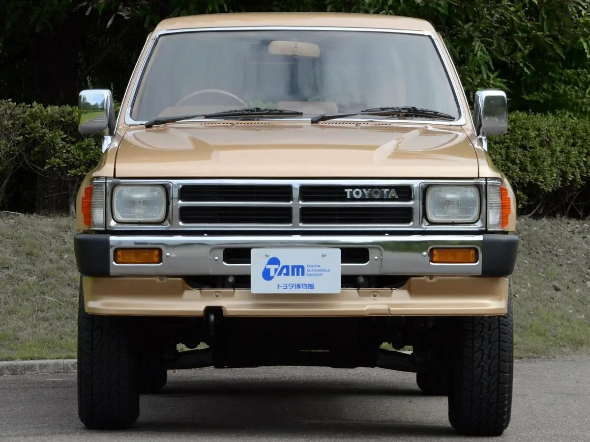 Toyota Hilux Surf I Внедорожник 3 дв. — фото 2