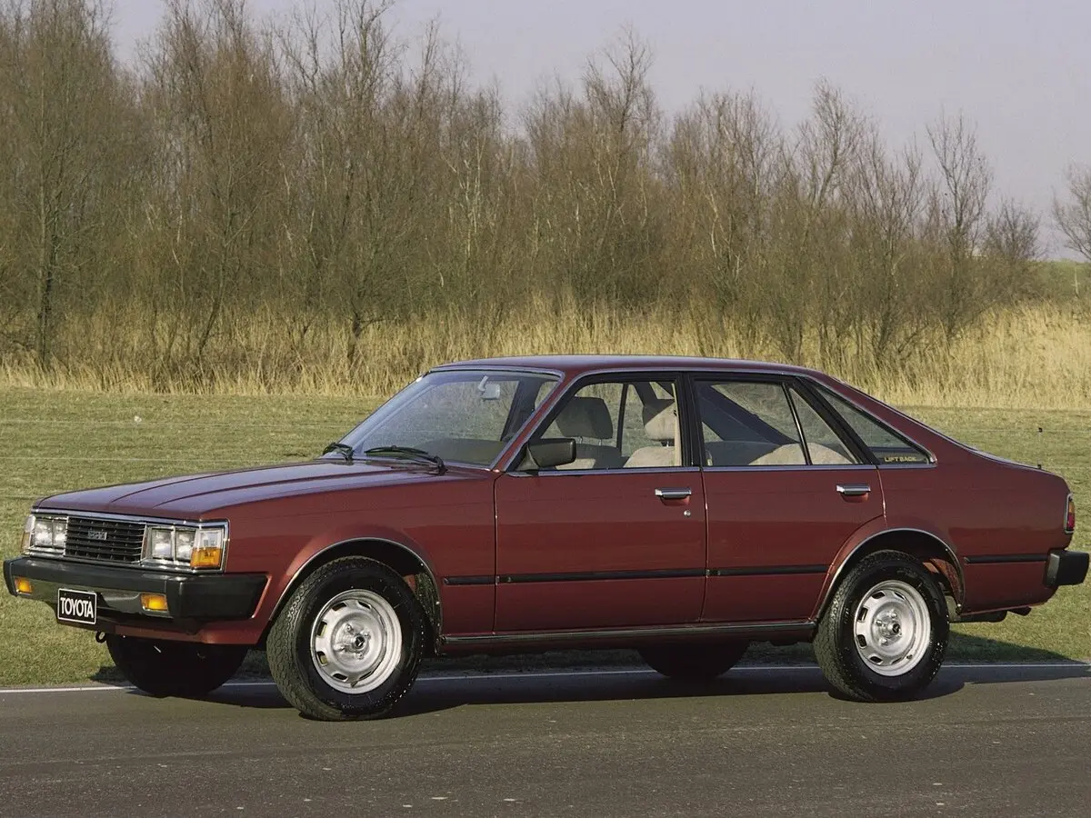 Toyota Corona VI (T130) Лифтбек