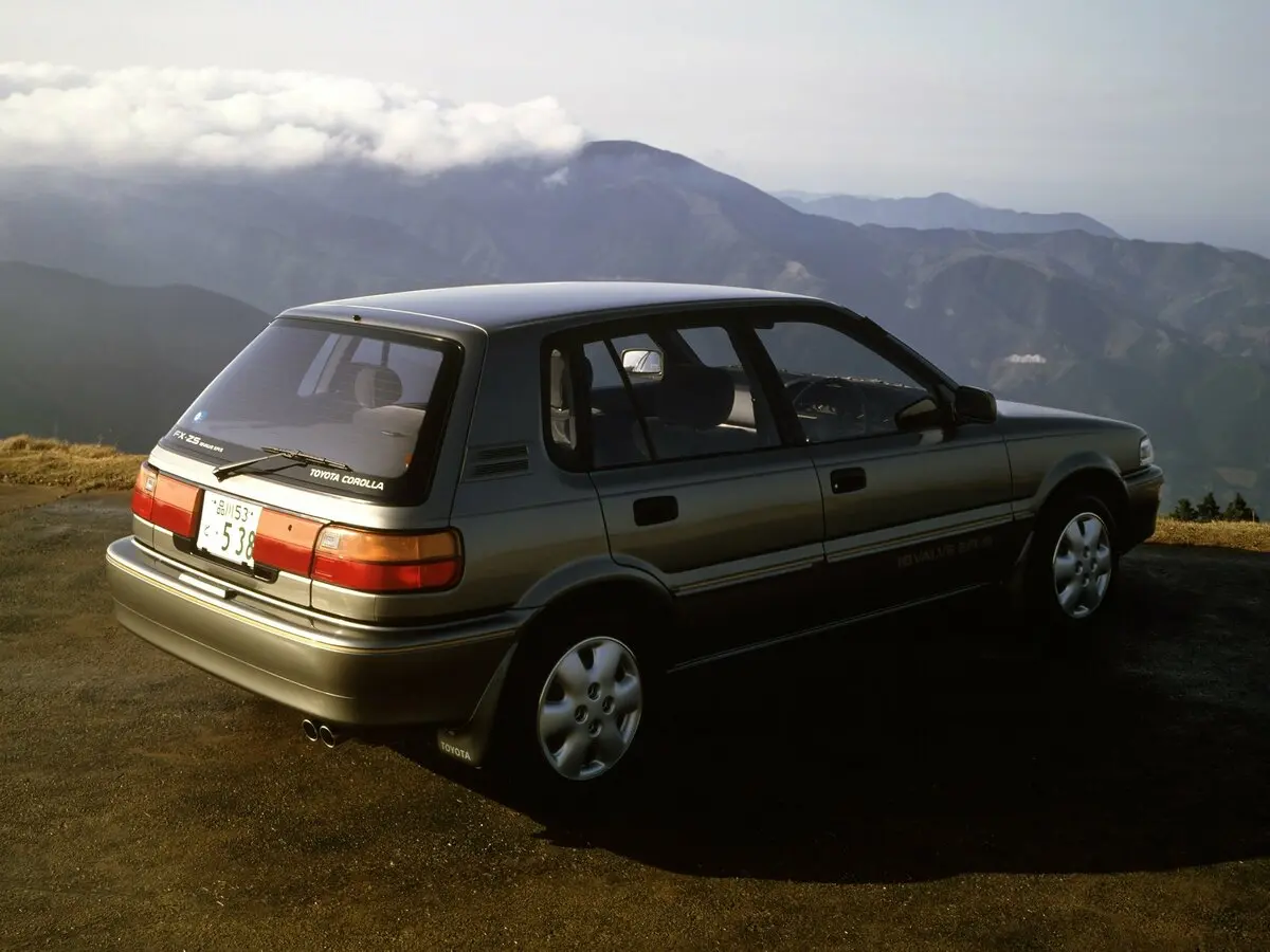 Toyota Corolla VI (E90) Хэтчбек 5 дв. — фото 4