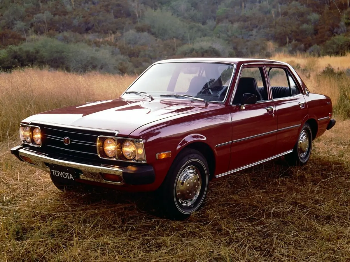Toyota Corona V (T100, T110, T120) Седан