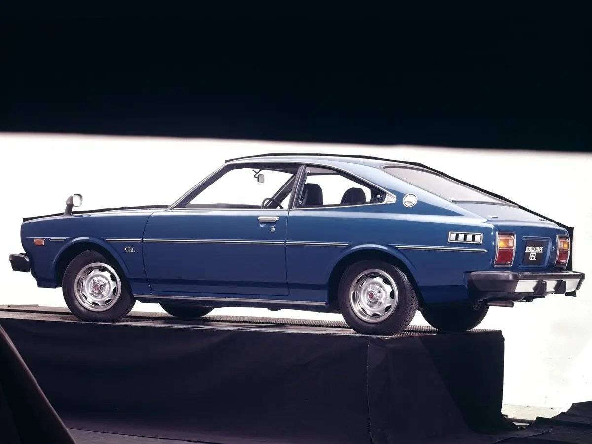 Toyota Corolla III (E30, E40, E50, E60) Купе — фото 2