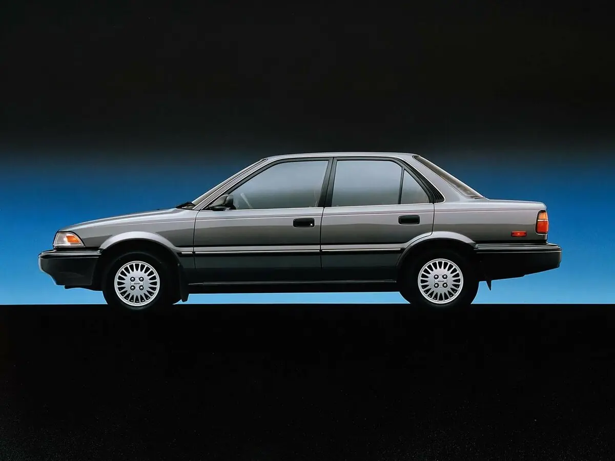 Toyota Corolla VI (E90) Седан — фото 2