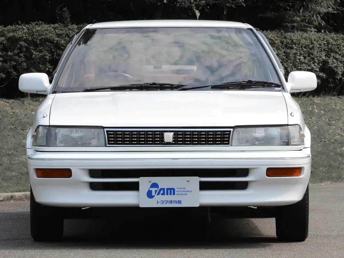Toyota Corolla VI (E90) Седан — фото 3