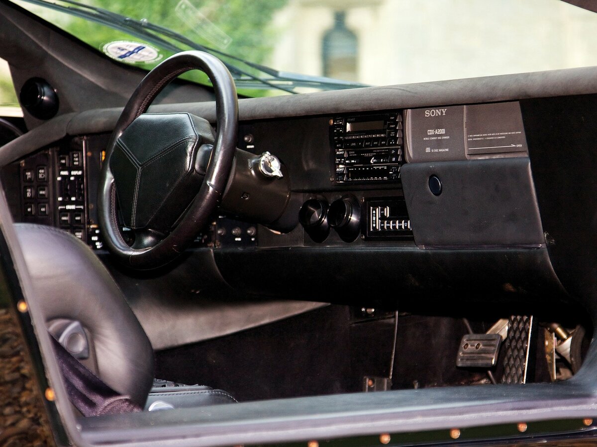 Vector W8 Twin Turbo 1989 – 1994 Купе — фото 5