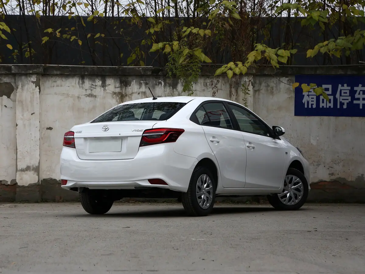 Toyota Vios III Рестайлинг Седан — фото 4