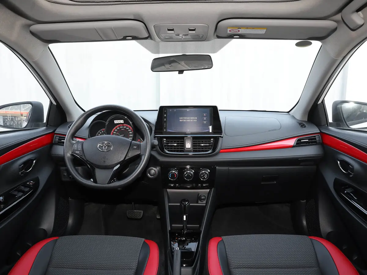 Toyota Vios III Рестайлинг Седан — фото 5