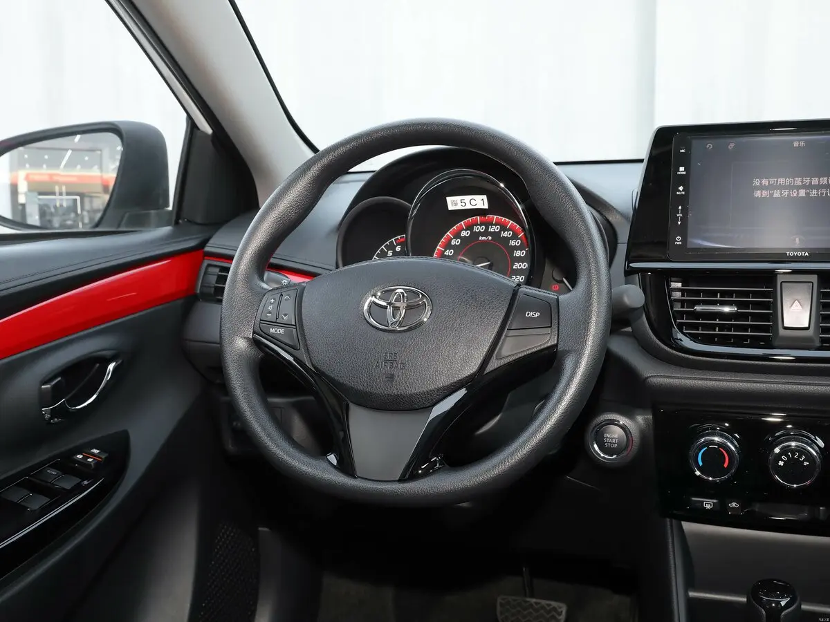 Toyota Vios III Рестайлинг Седан — фото 8