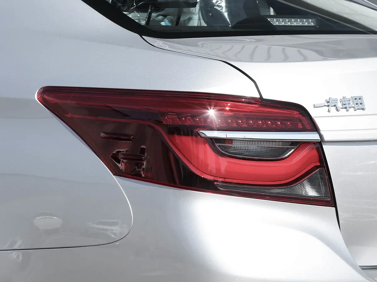 Toyota Vios III Рестайлинг Седан — фото 12