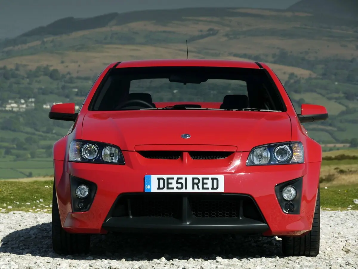 Vauxhall VXR8 2007 – 2009 Седан — photo 4